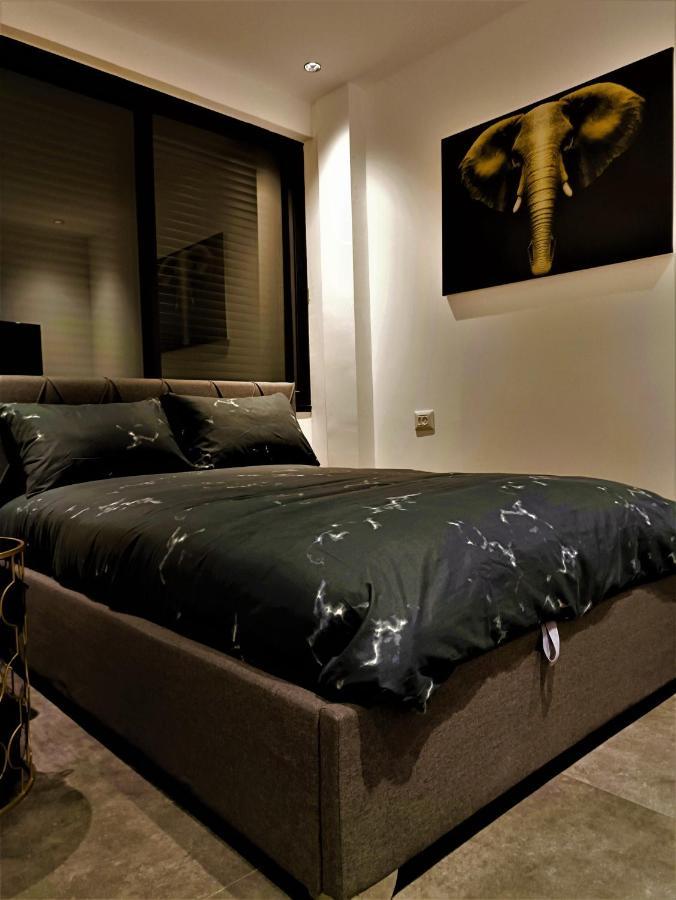 Luxury Aparment 5 Room 2 Minutes From The Beach Bat Jám Kültér fotó