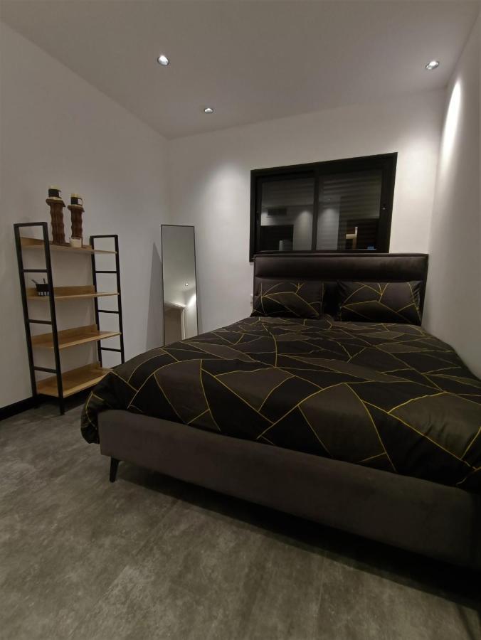 Luxury Aparment 5 Room 2 Minutes From The Beach Bat Jám Kültér fotó