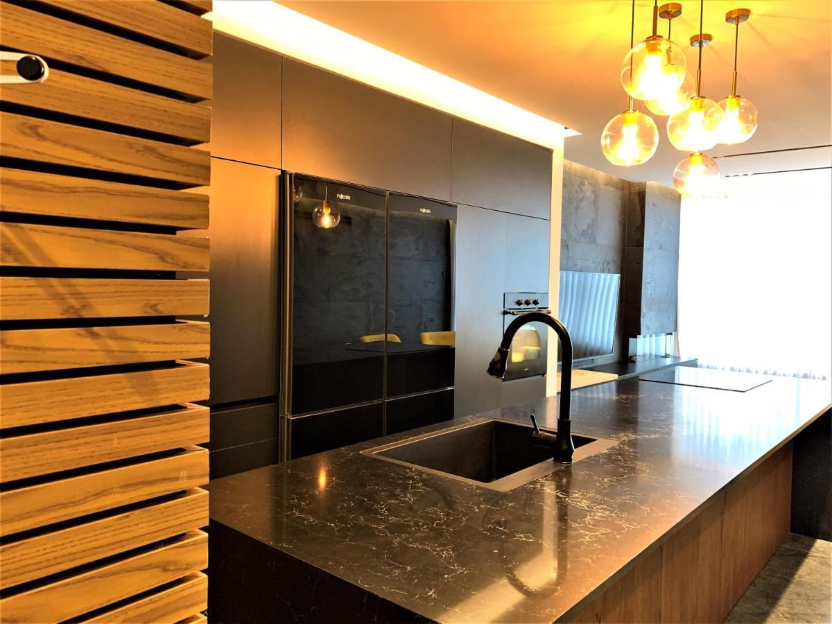 Luxury Aparment 5 Room 2 Minutes From The Beach Bat Jám Kültér fotó