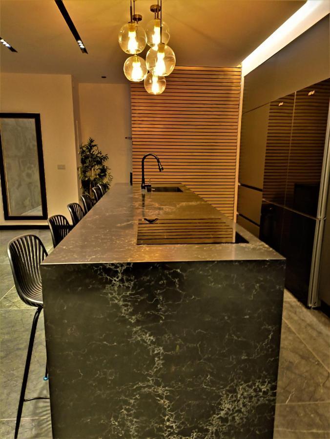 Luxury Aparment 5 Room 2 Minutes From The Beach Bat Jám Kültér fotó