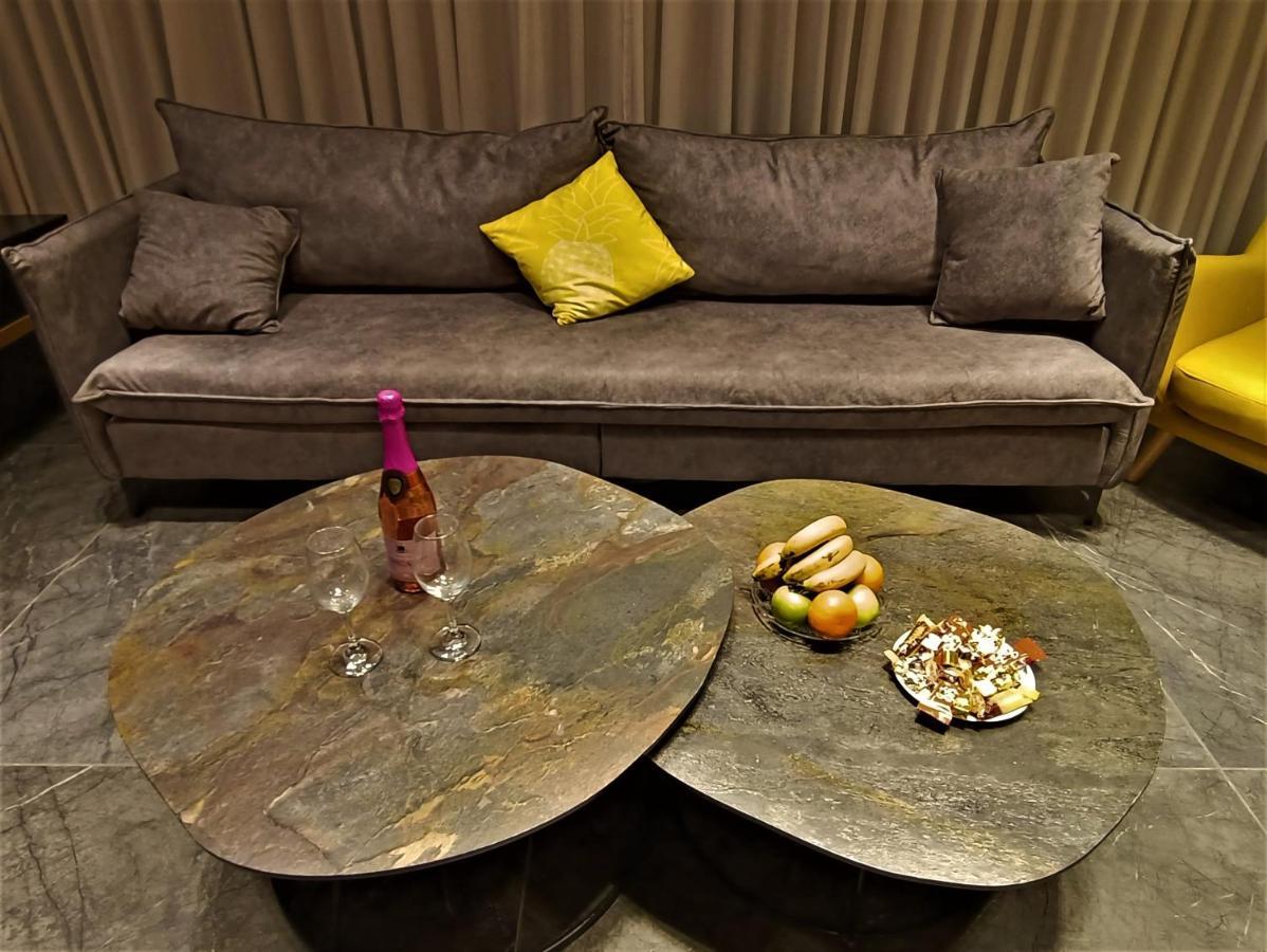 Luxury Aparment 5 Room 2 Minutes From The Beach Bat Jám Kültér fotó