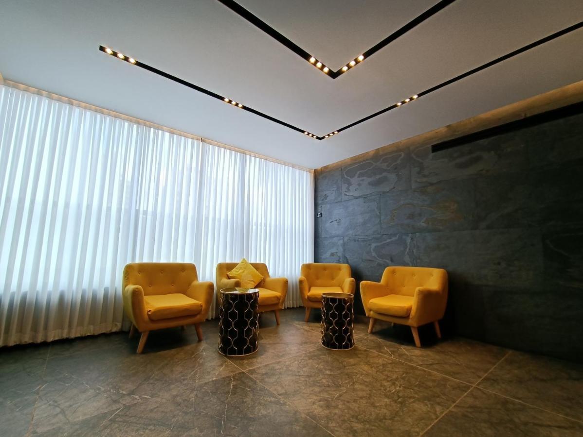 Luxury Aparment 5 Room 2 Minutes From The Beach Bat Jám Kültér fotó