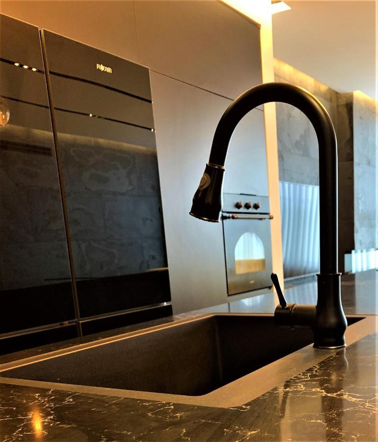 Luxury Aparment 5 Room 2 Minutes From The Beach Bat Jám Kültér fotó