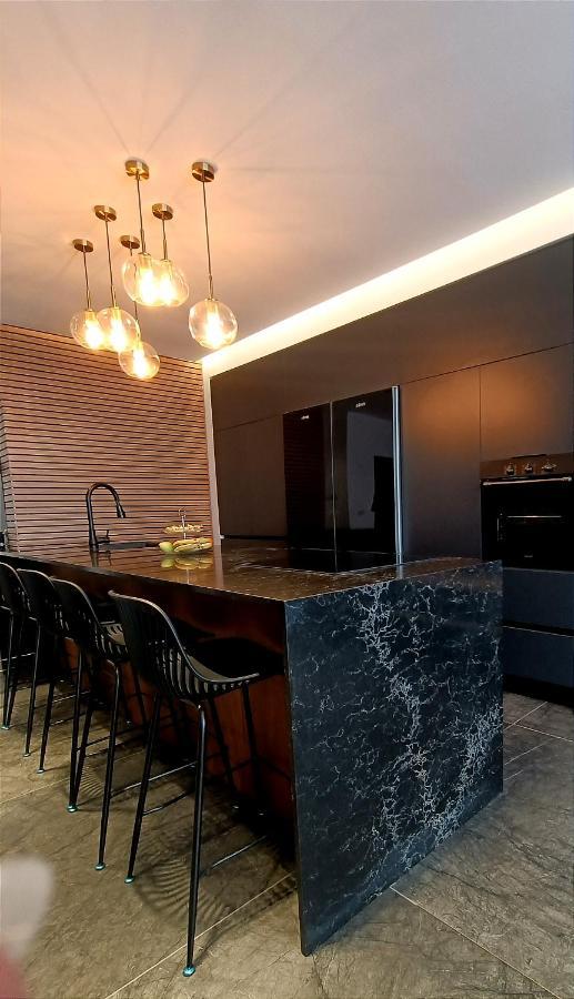Luxury Aparment 5 Room 2 Minutes From The Beach Bat Jám Kültér fotó